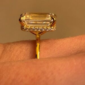 Elegant Gold and Silver Women's Ring